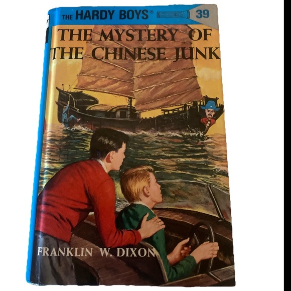 The Mystery of the Chinese Junk [Hardy Boys, Book 39 - Picture 1 of 4